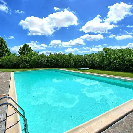 Montecchio Sleeps 6 With Pool Appartamento