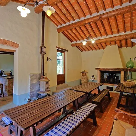 Appartamento Montecchio Sleeps 6 With Pool *