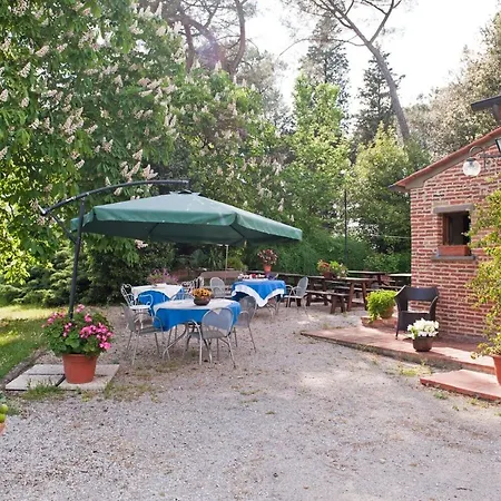 Montecchio Sleeps 6 With Pool