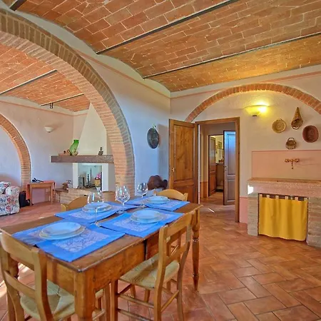 Appartamento Montecchio Sleeps 6 With Pool Cortona